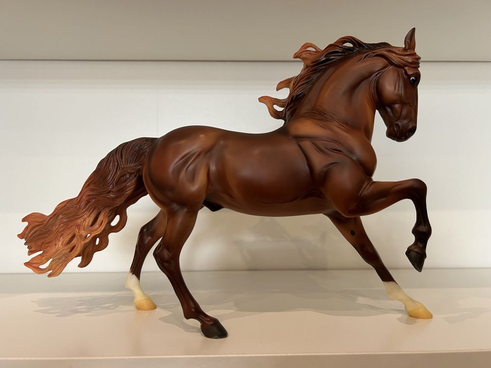 Breyer traditional Caliente