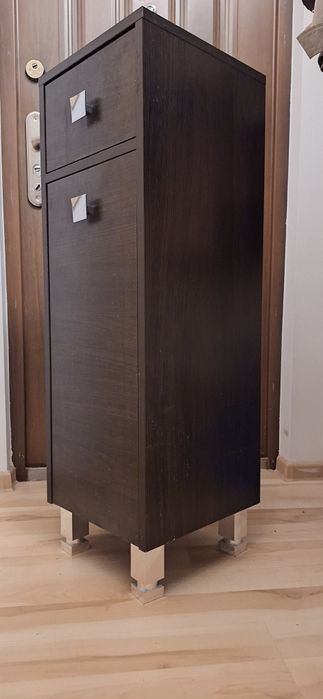 Szafka łazienkowa z koszem na pranie