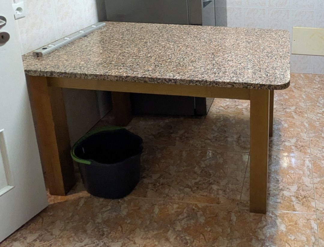 Mesa cozinha ou sala - 140cmx80cmx3cm -Granito Rosa Monforte -Coimbra