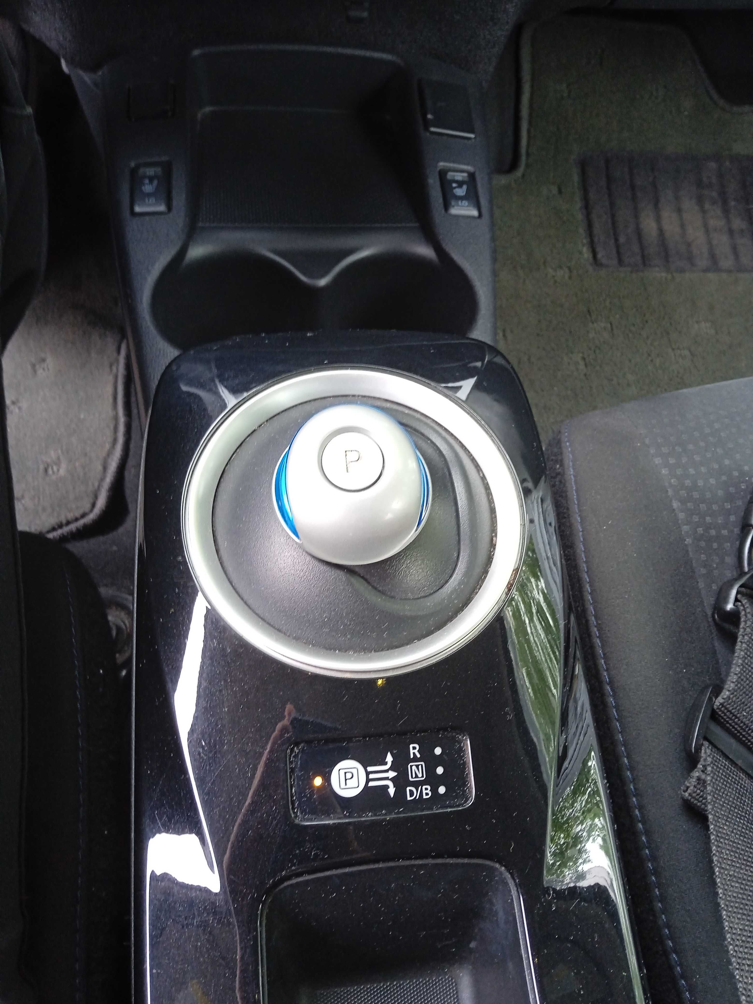 Nissan Leaf 2015р