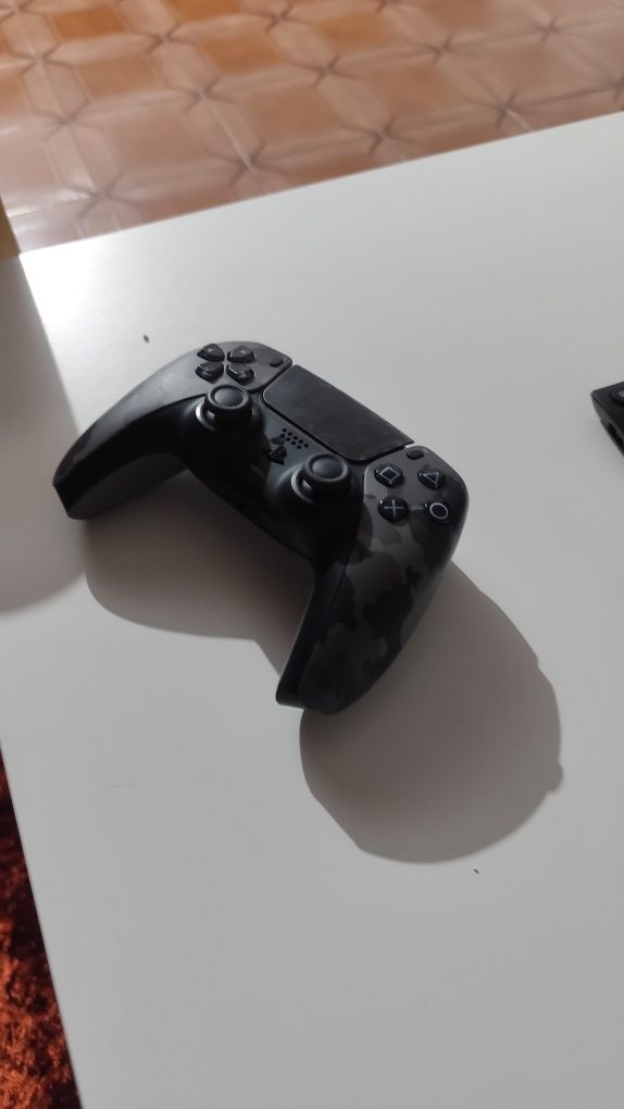 PS5 Digital  |  1 comando estilo tropa