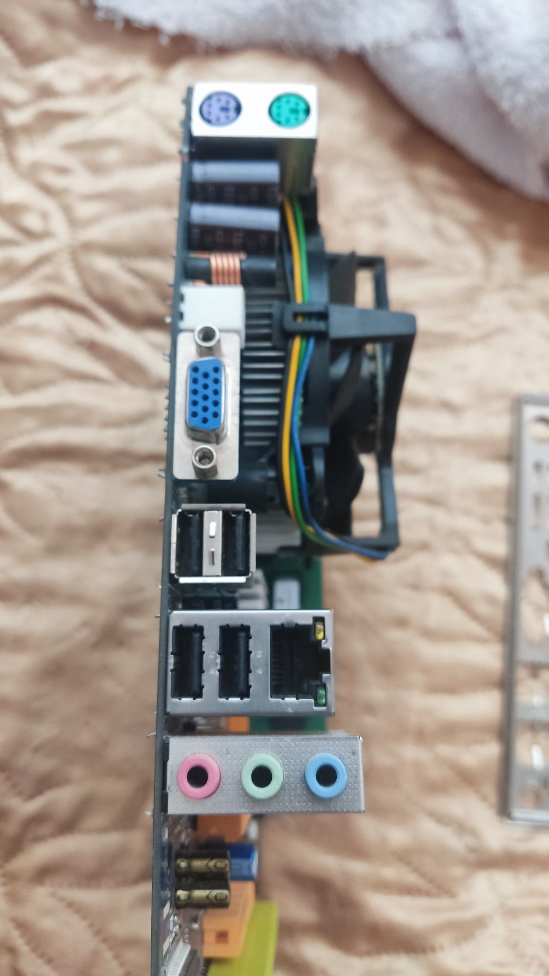 Комплект на 775 (biostar g31d-m7)