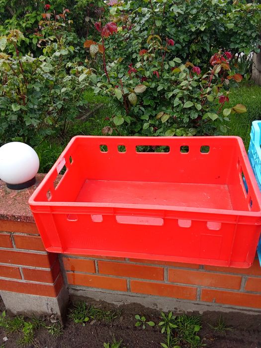 Продам ящики бу 150 тука є ще низькі по 50 гр штука