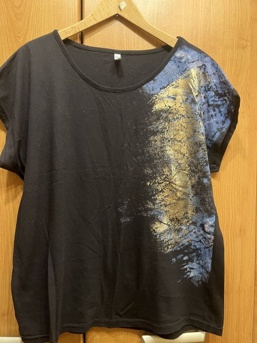 Czarny t-shirt damski