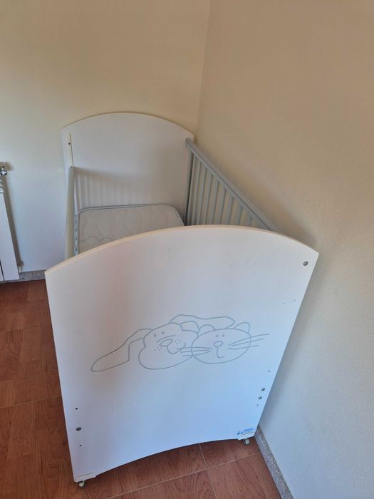 Cama de bebe marca zippy