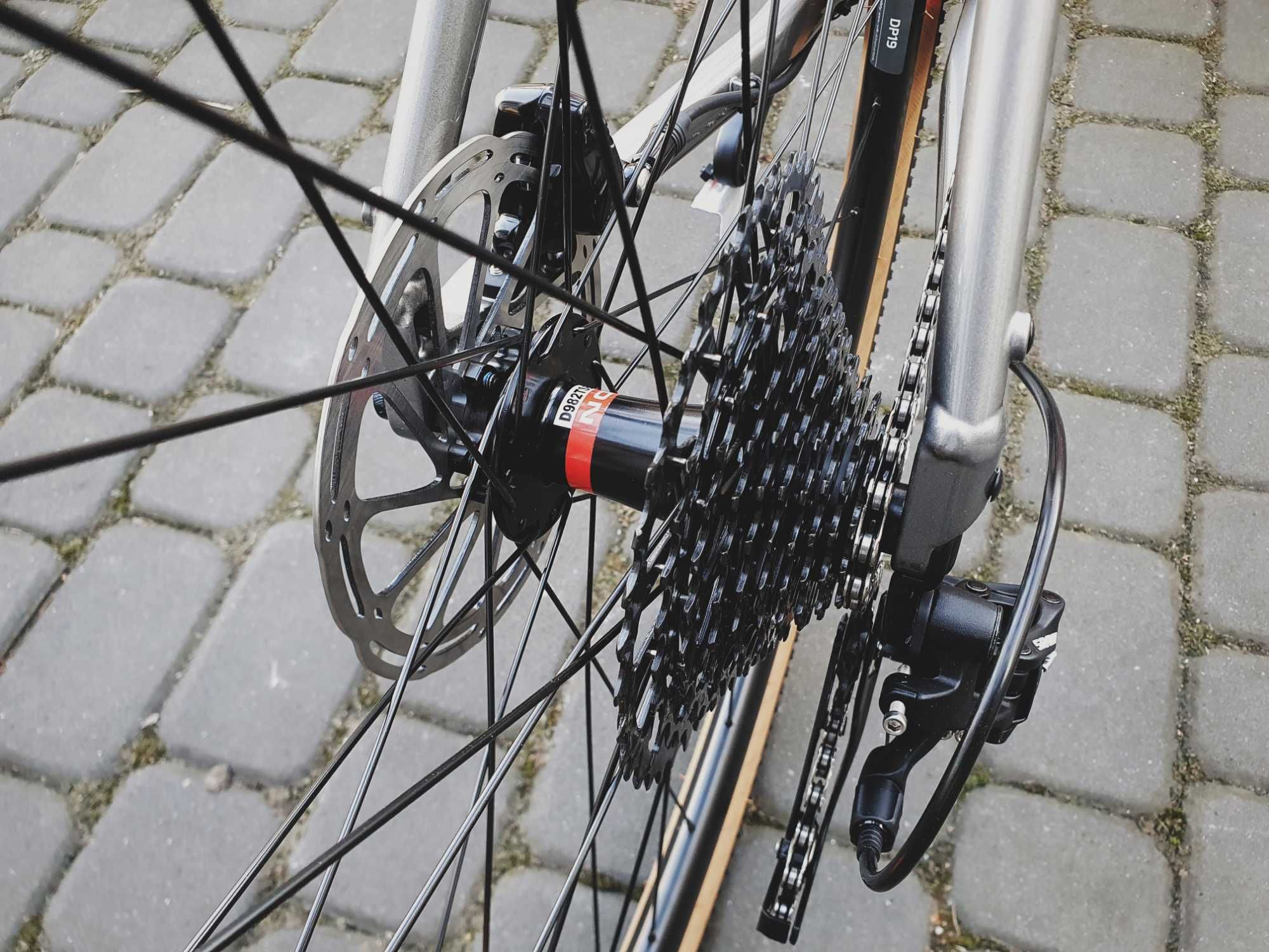 Romet Boreas 2, grafit-bordo, rozm. 48, 52, 54, 56, gravel, sram apex