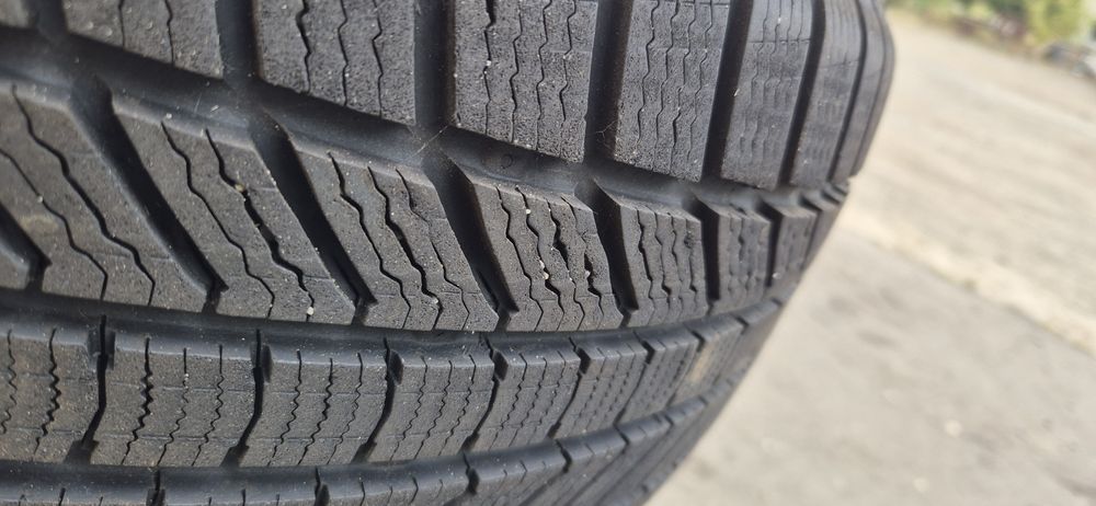 Шини зимові continental  VinterContact 235/45/r18