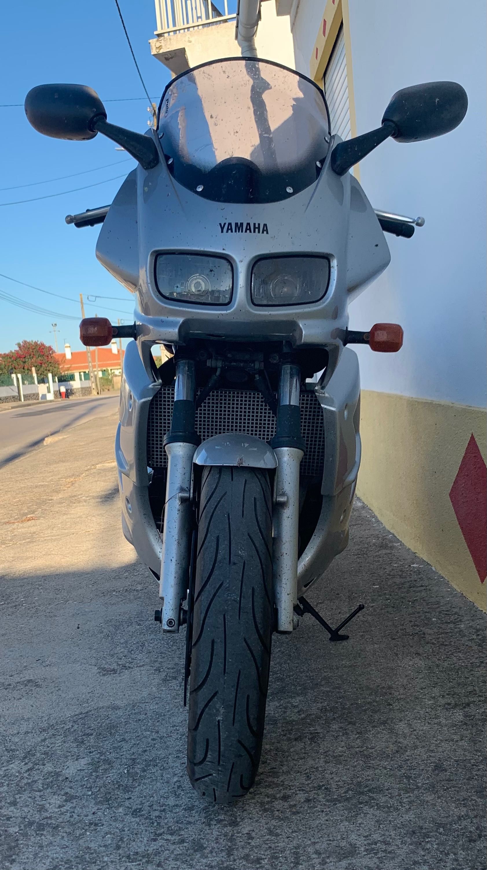 Yamaha FZS 600 Fazer