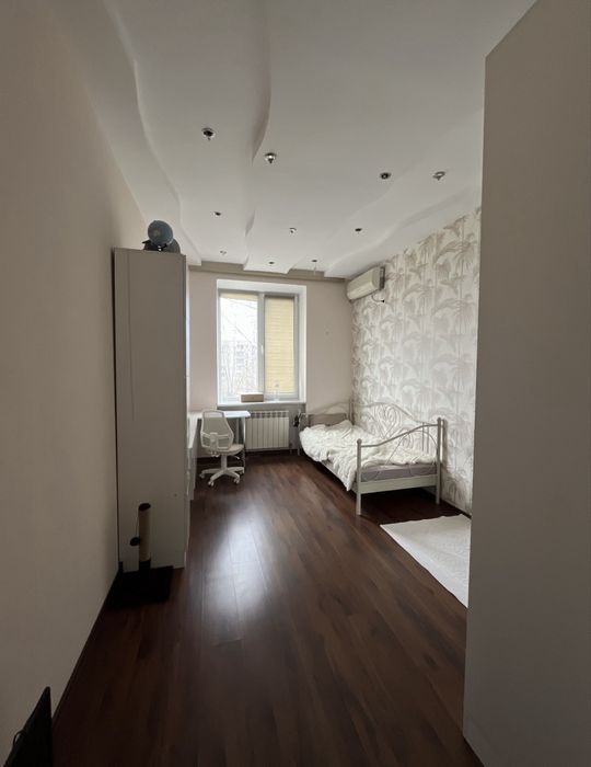 Продам 3-х комнатную квартиру по пр.Аношкина. Ж