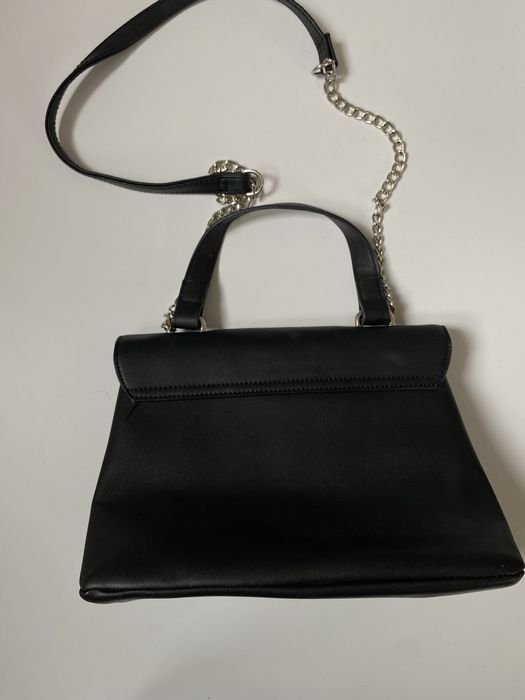Torebka Stradivarius czarna na łańcuszku elegancka, na ramię, do ręki