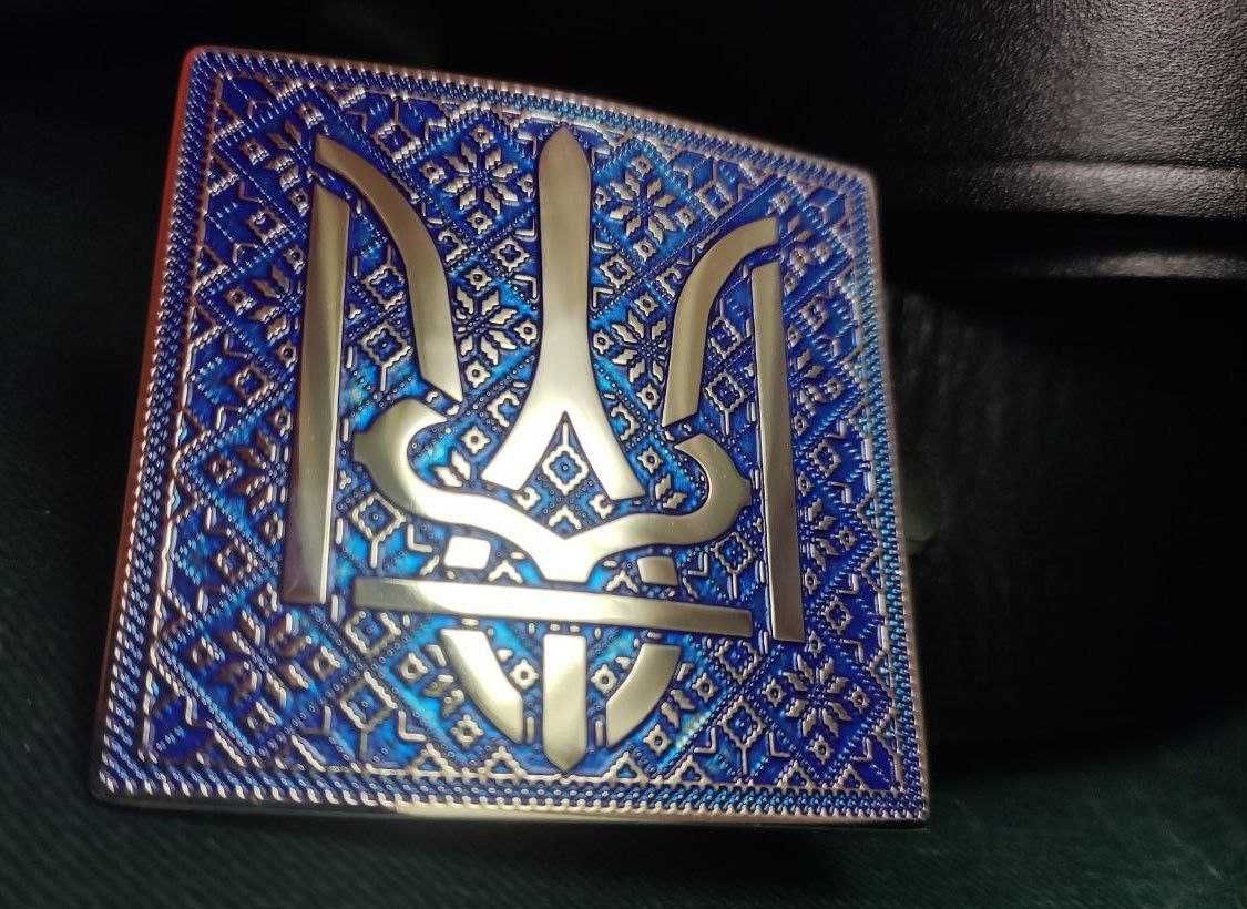 Тризуб з вишиванкою, шкіряний ремінь з пряжкою