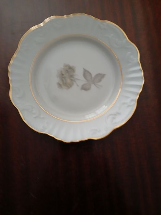 Vendo pratos vista alegre