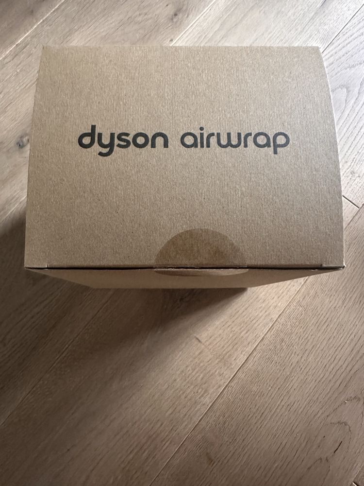 zestaw końcówek Airwrap firmy Dyson - tylko całość