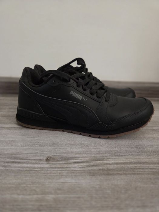 Buty Męskie Puma czarne  40r