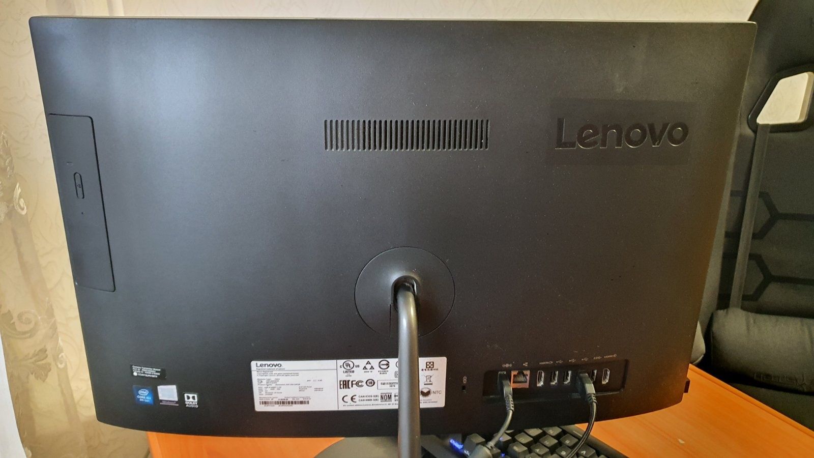 Моноблок Lenovo IdeaCentre AIO 520-24ICB