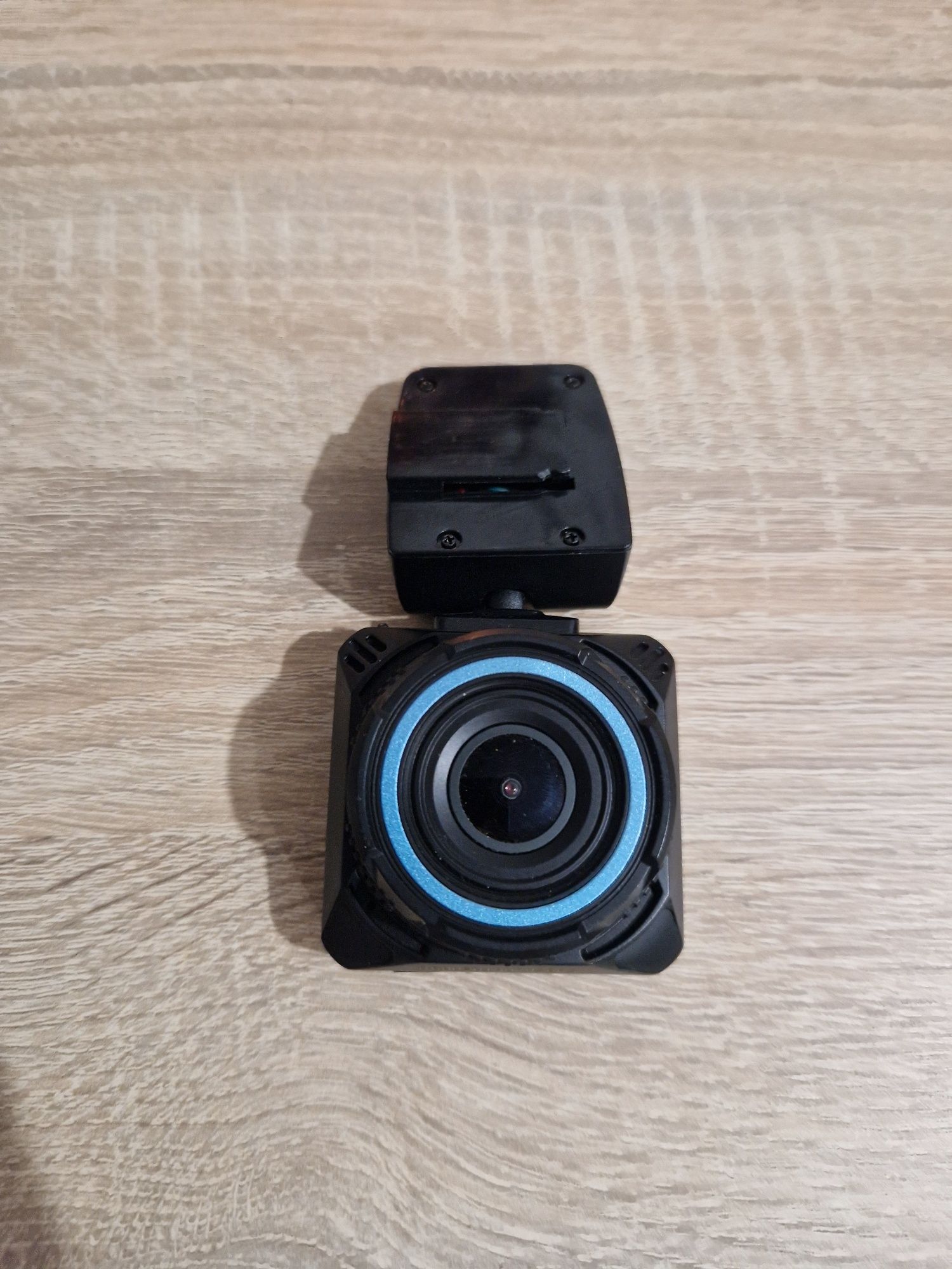 Wideorejestrator kamerka samochodowa Navitel R600