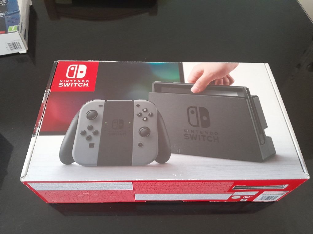 Caixa Nintendo Switch e caixa Nintendo 3DS xl vazias