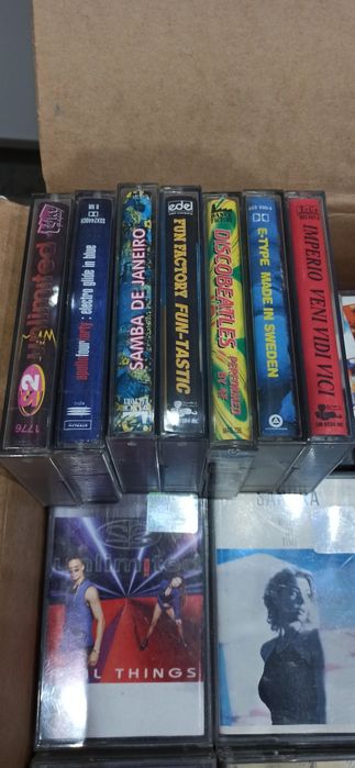 70 kaset magnetofonowych