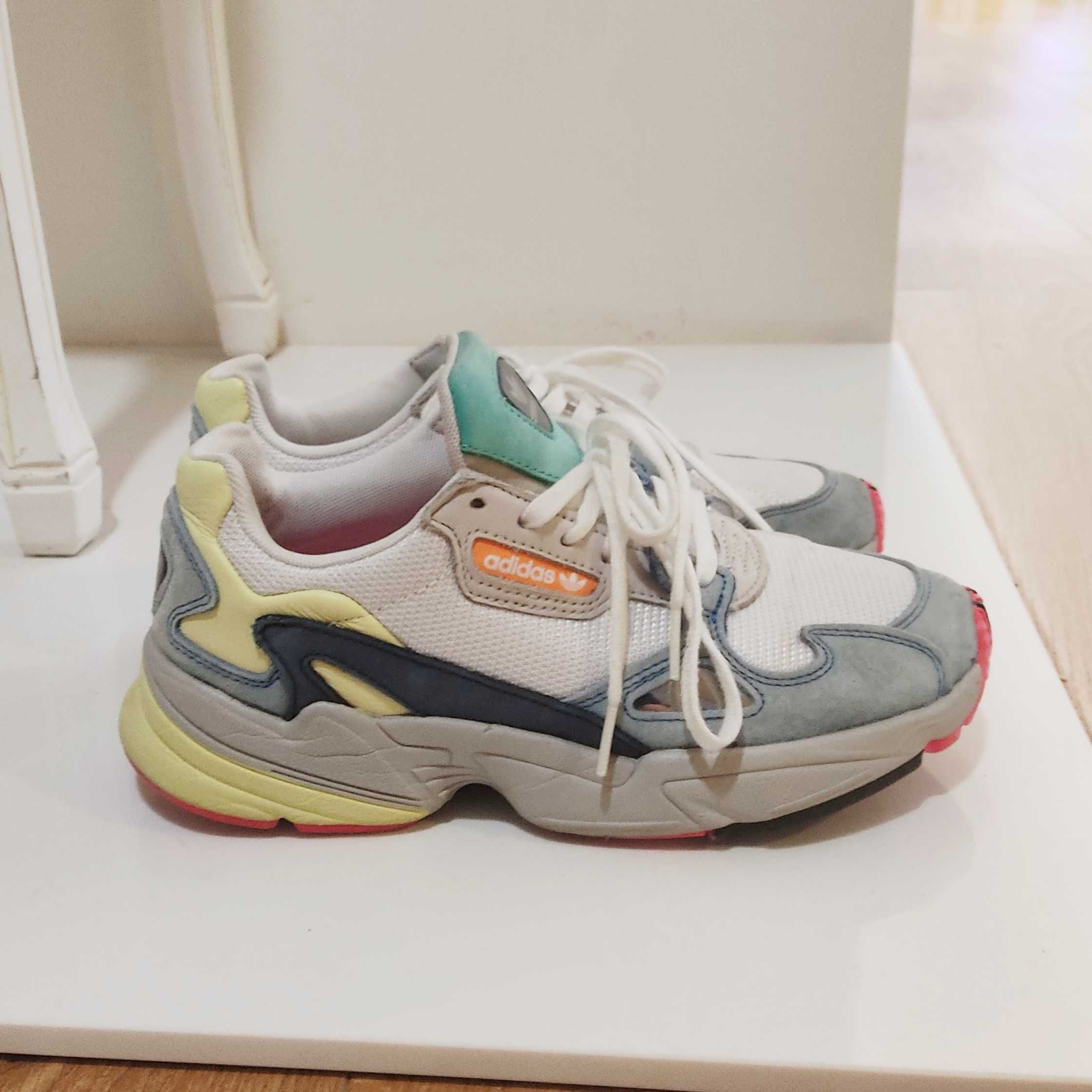 Sapatilhas Adidas (nº37 1/3)