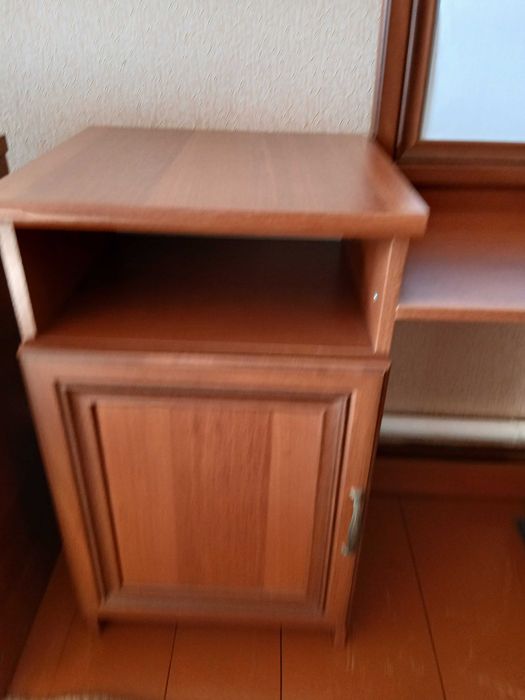 Комод та трюмо з дзеркалом