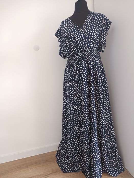 Piękna długa elegancka sukienka r. 40