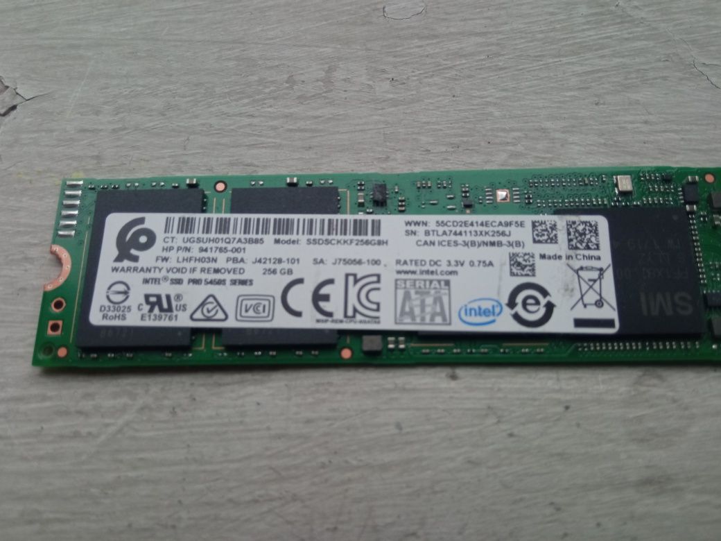 SSD накопичувач Intel 256 Gb