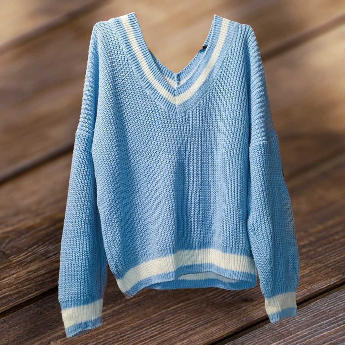 Кофтинка блакитного кольору