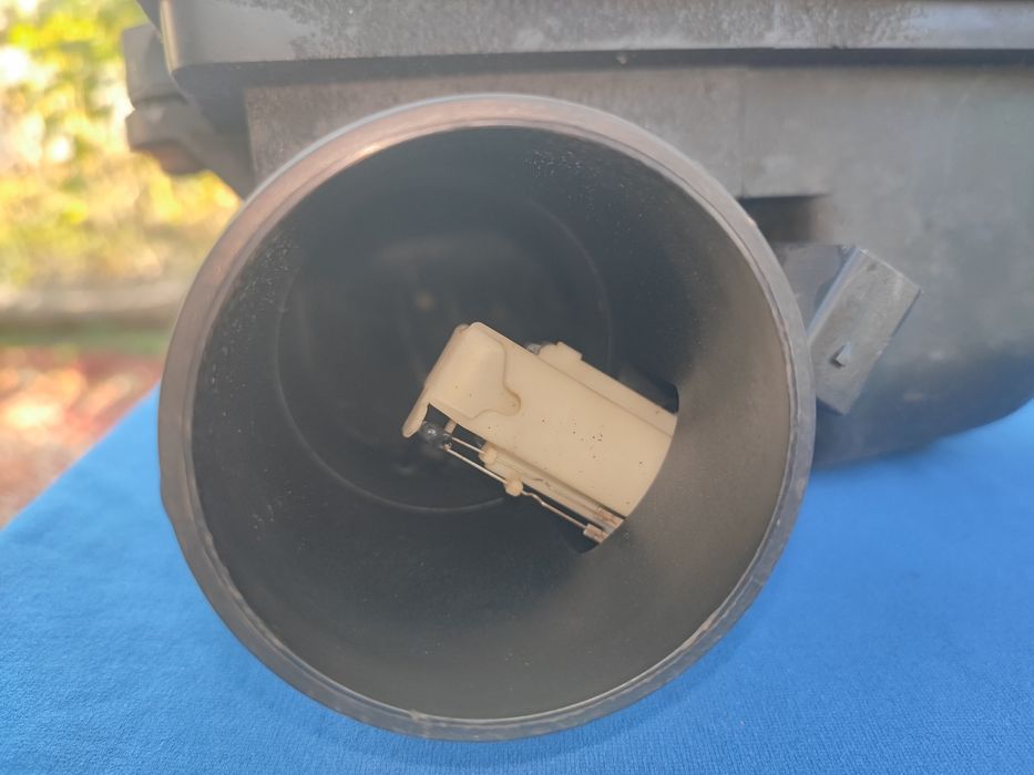 Корпус воздушного фильтра с ДМРВ ВАЗ 2104-2107