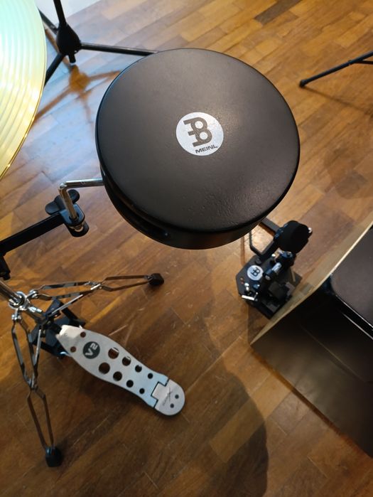 Vendo conjunto de percussão