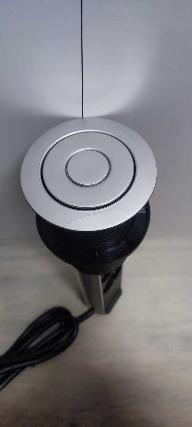 Gniazdo stołowe chowane 3x gniazda 2x USB-A 1x USB-C 4000W