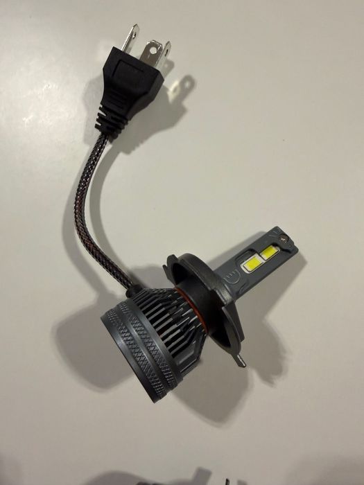 Żarówki Samochodowe LED Xstorm H4