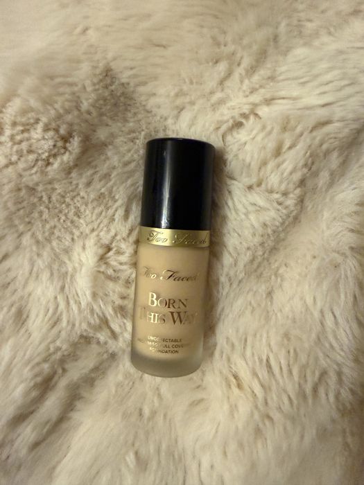 Too faced born this way podkład snow
