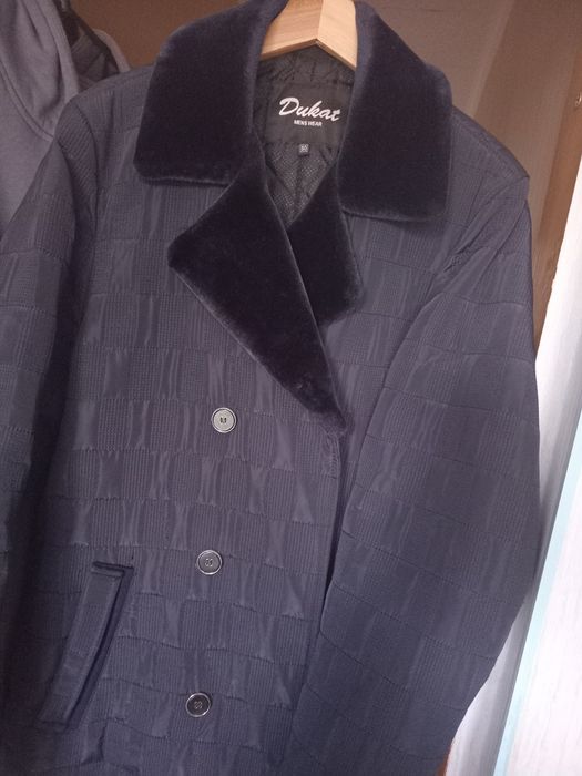 Пальто синего цвета