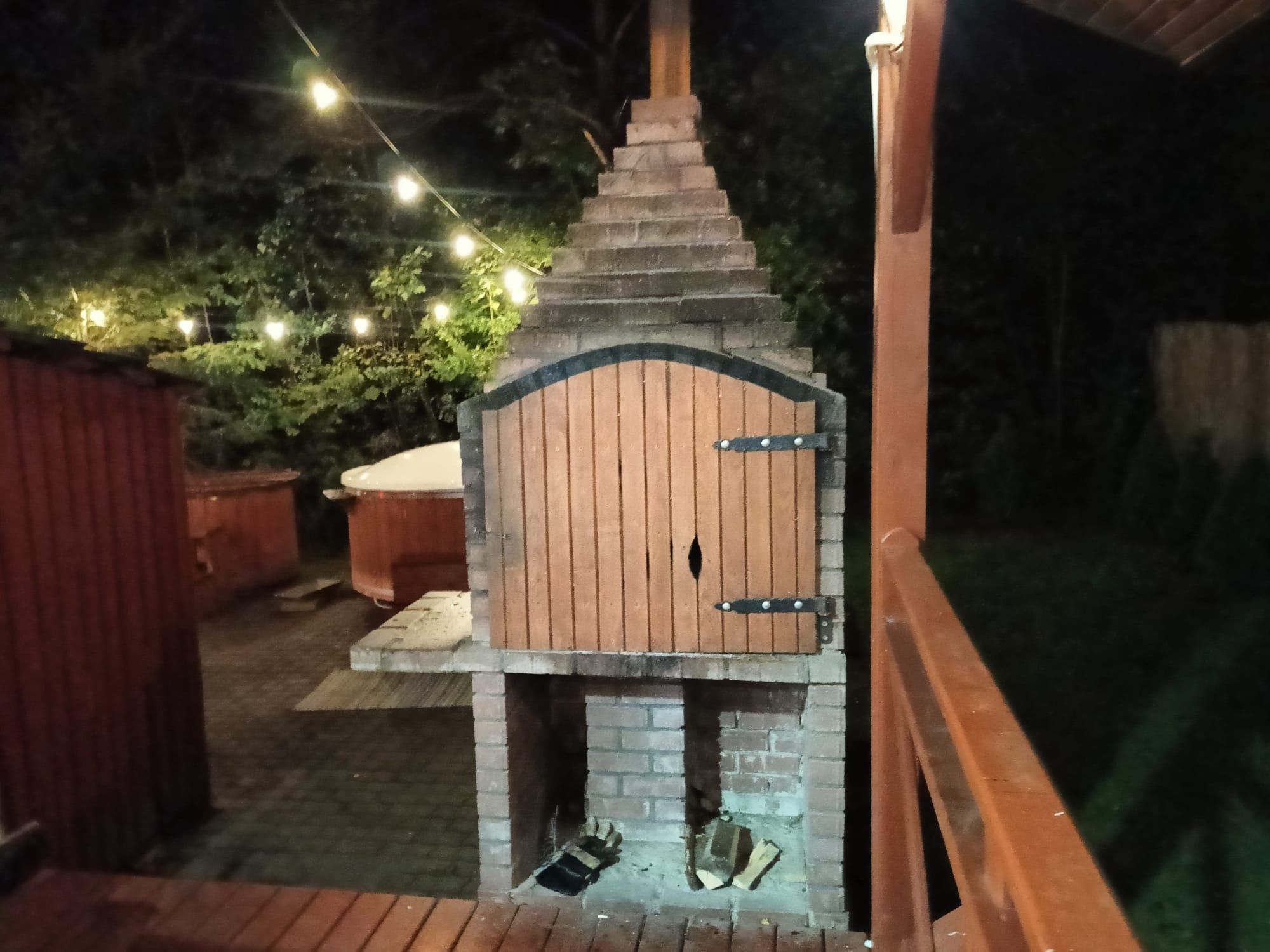 #Domekcałorocznydowynajęcia z balią z jacuzzi i sauną..