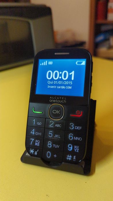 Telemóvel Alcatel com botão sos