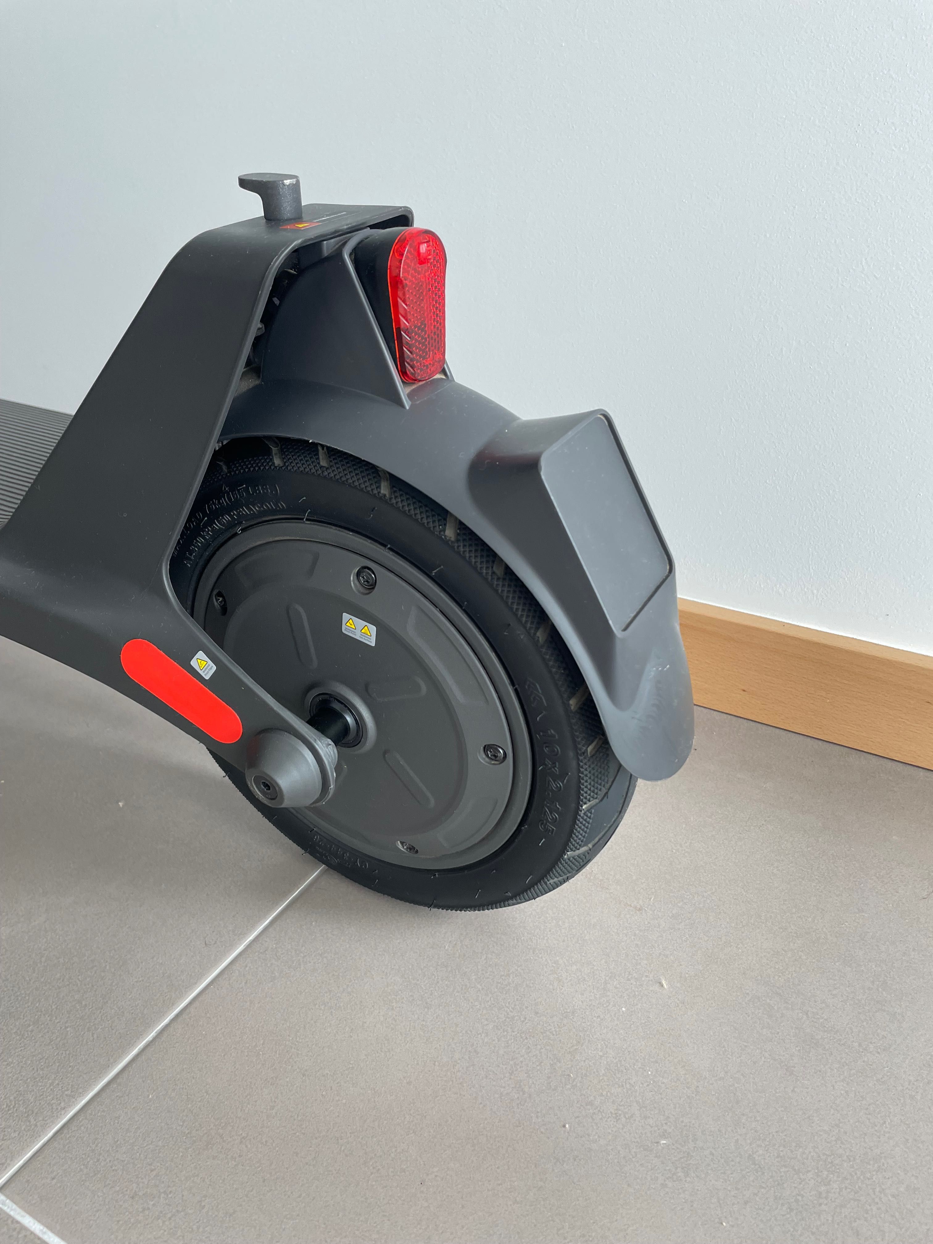 Trotenete Xiaomi - Electric Scooter 4 Lite
(2nd Gen)