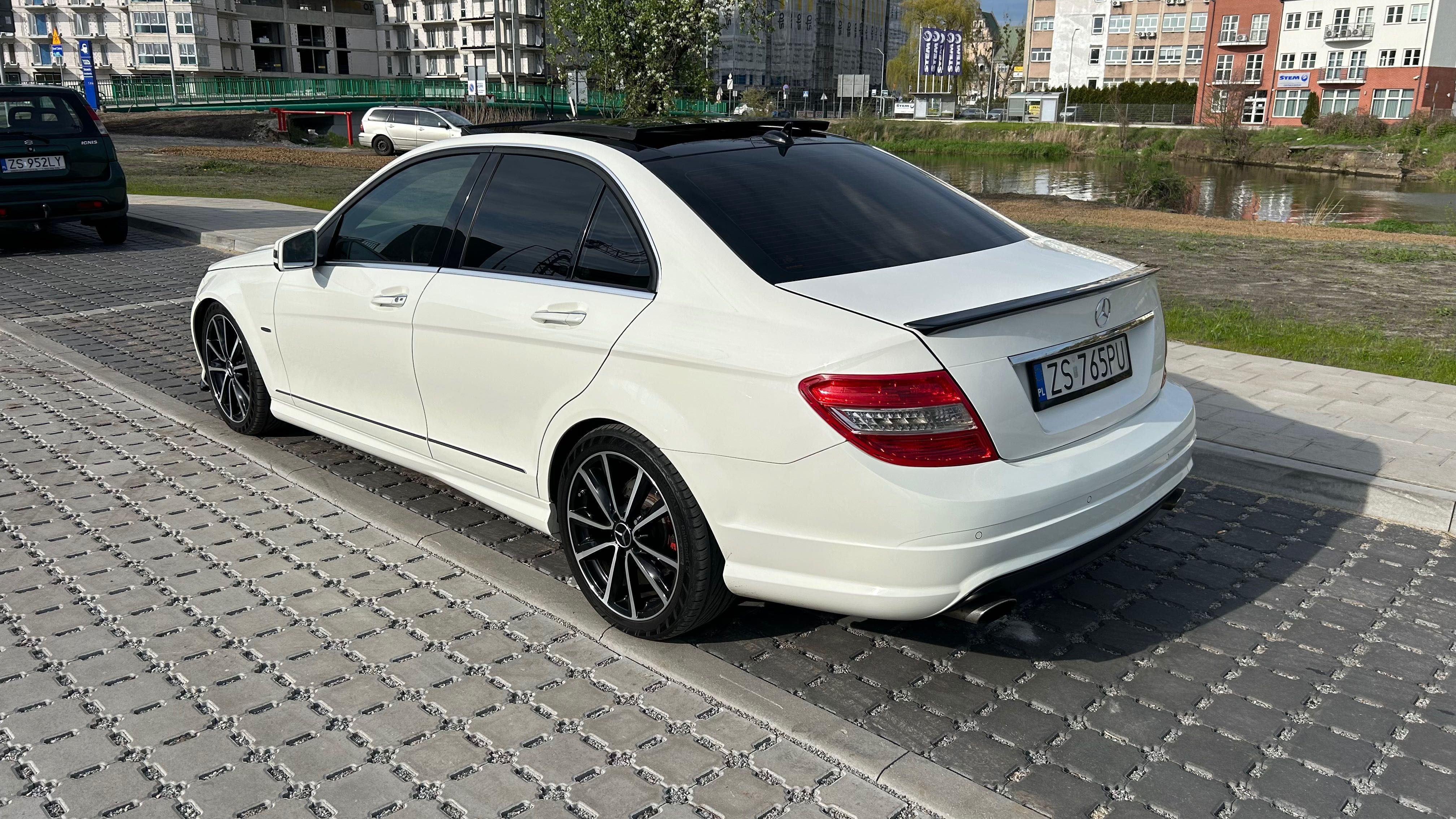 Mercedes-Benz W204 350CDI 4Matic