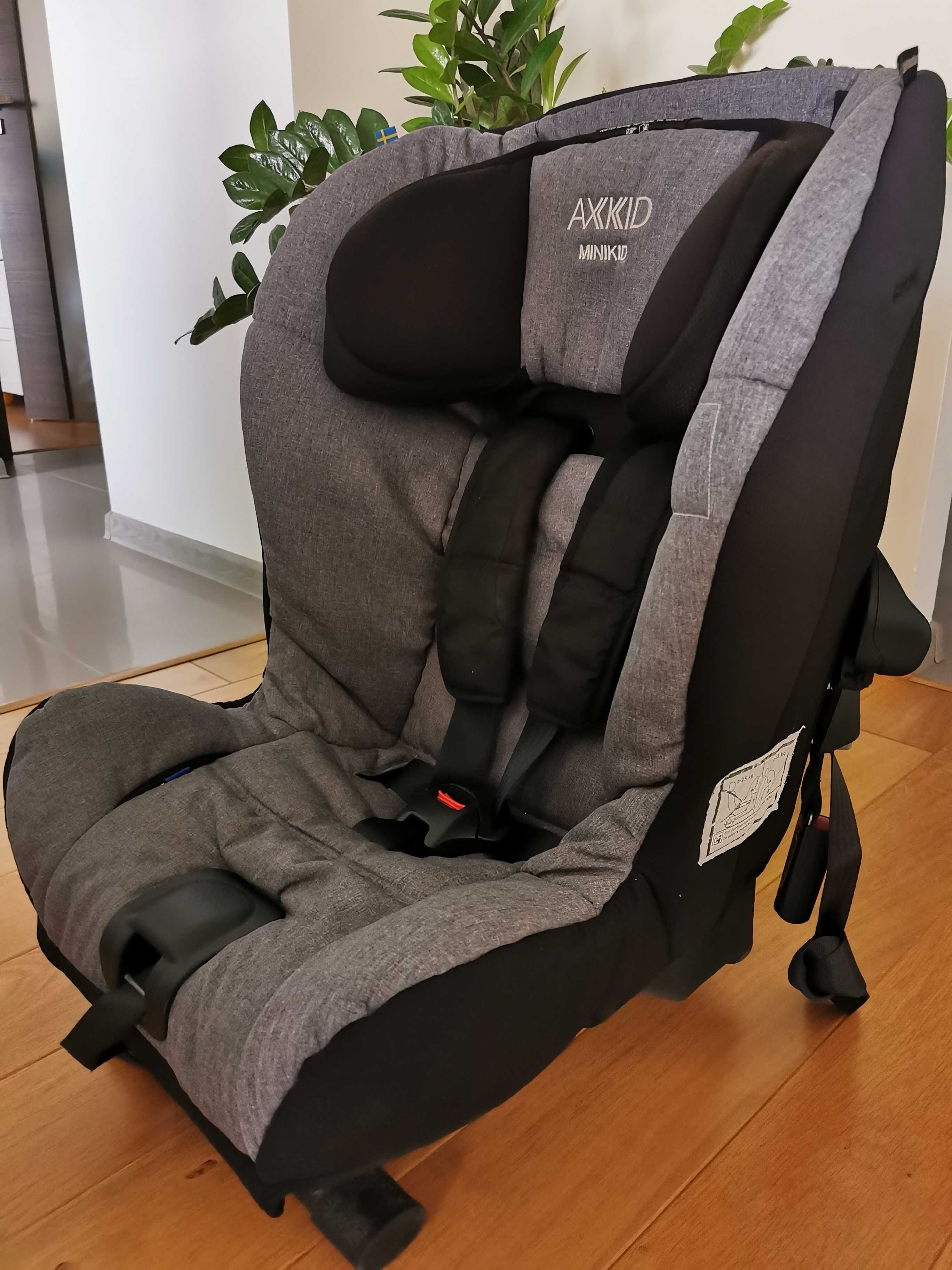 Fotelik samochodowy Axkid Minikid 2.0