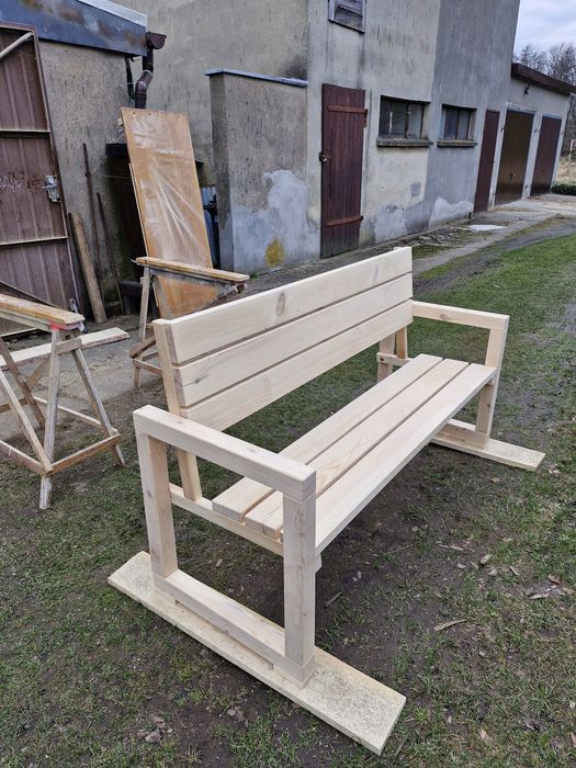 Ławka ogrodowa bardzo solidna