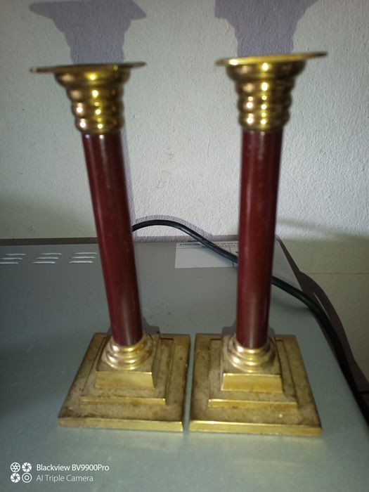Par de castiçais lindos elegantes