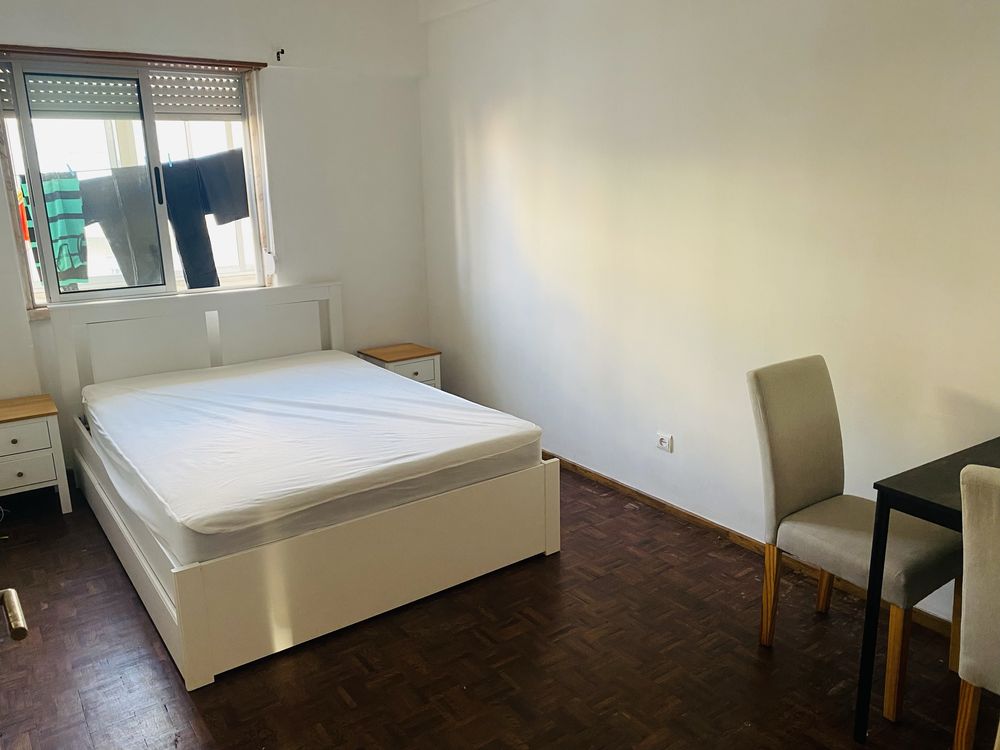 Quarto casal arrendar Mem-martins