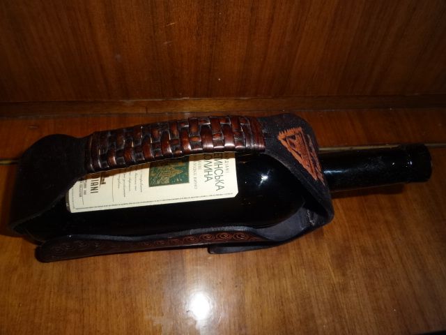 Коллекционная подставка для бутылки вина Madeira кожаная