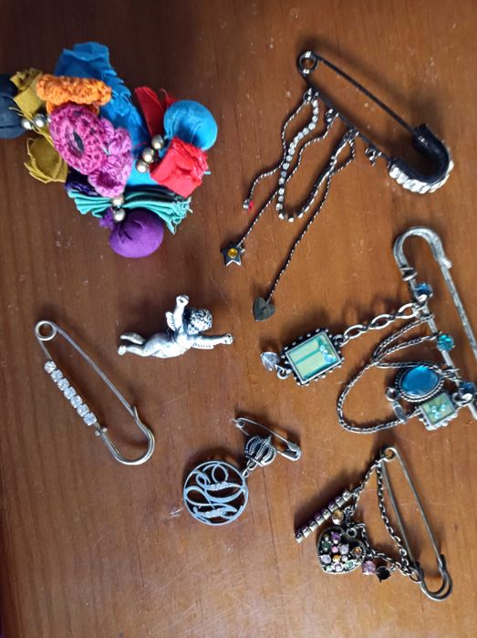 Lote de alfinetes de peito