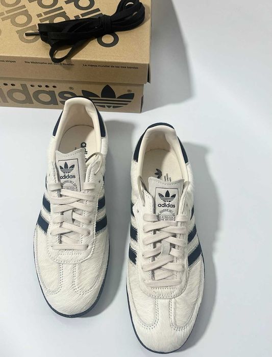 Buty-Trampk-adidas Tokyo Off White Black R.40