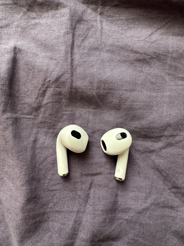 Apple AirPods (3rd generation)