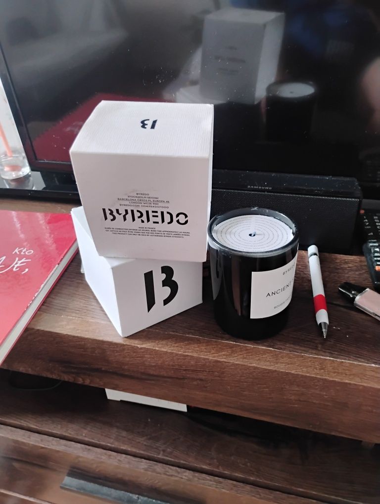 Świeca zapachowa Byredo