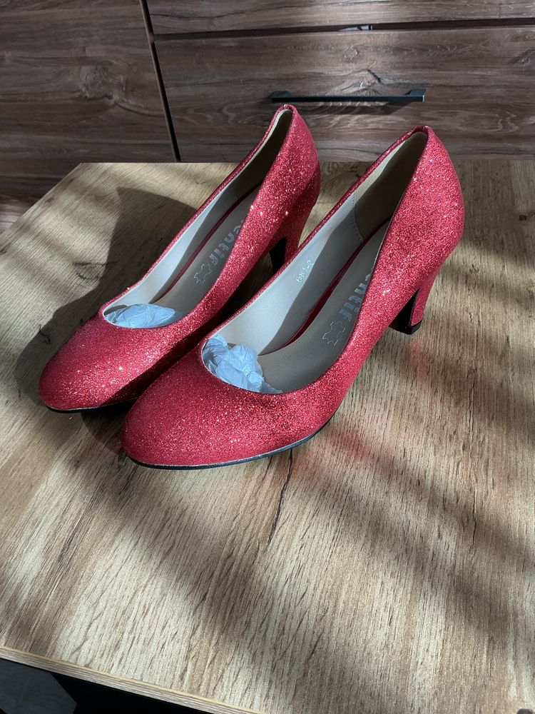 Buty damskie na obcasie czerwone brokat r37