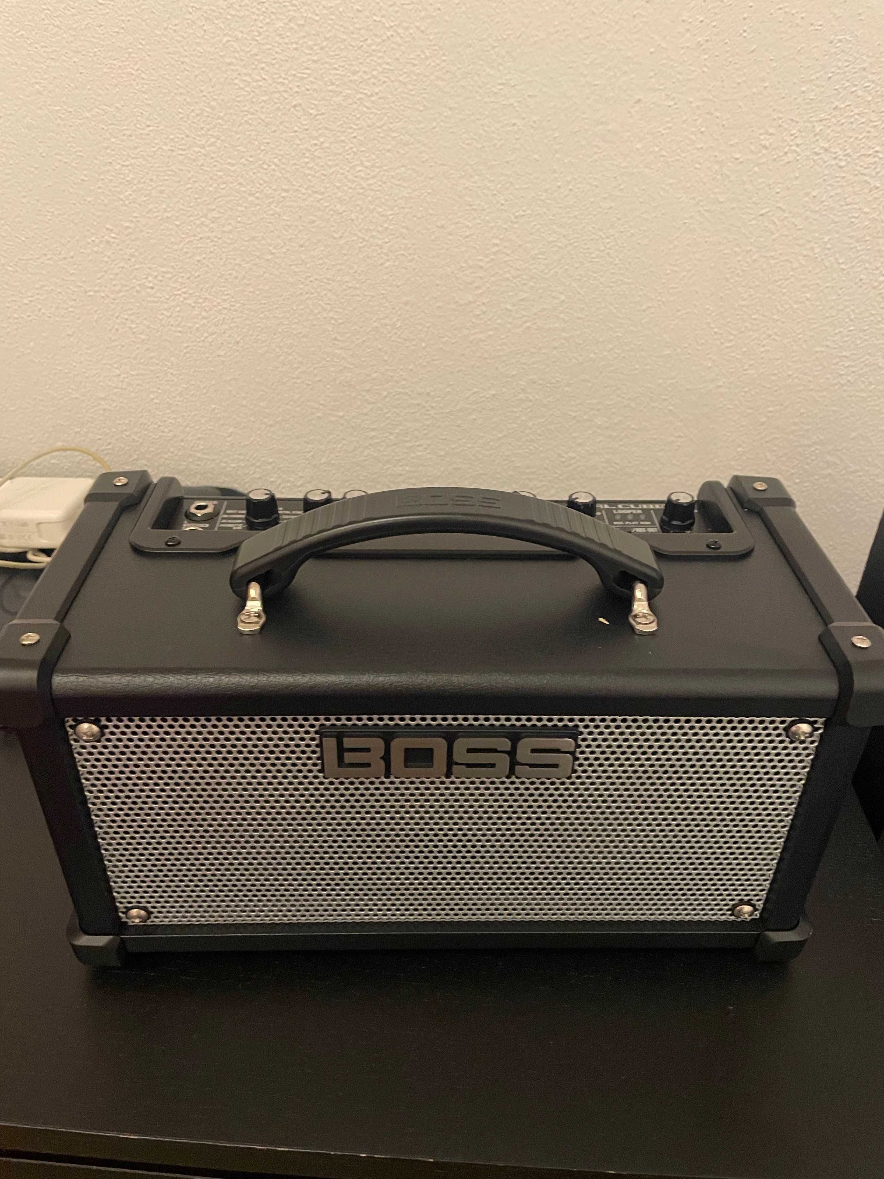 Amplificador Dual Cube BOSS- LX