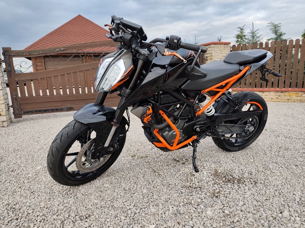 KTM Duke 125 dużo dodatków