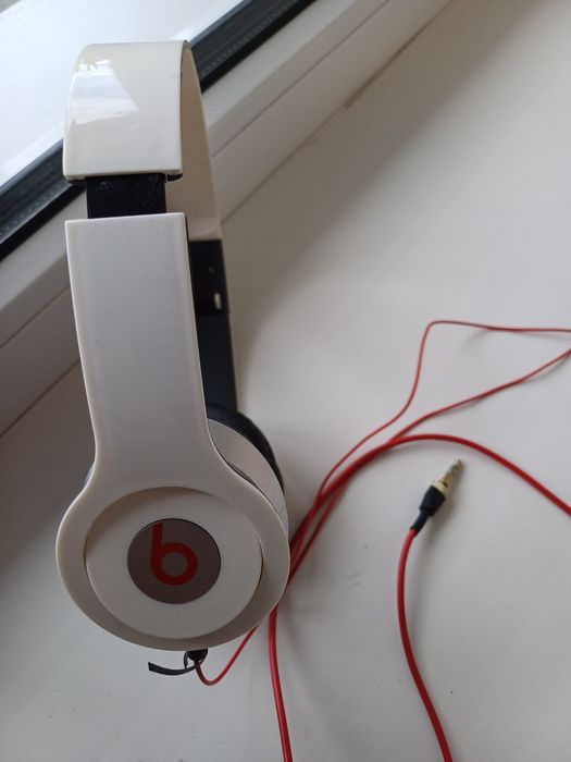 Продам наушники проводные недорого